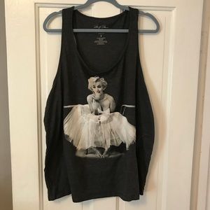 Torrid size 2 Marilyn Monroe tank